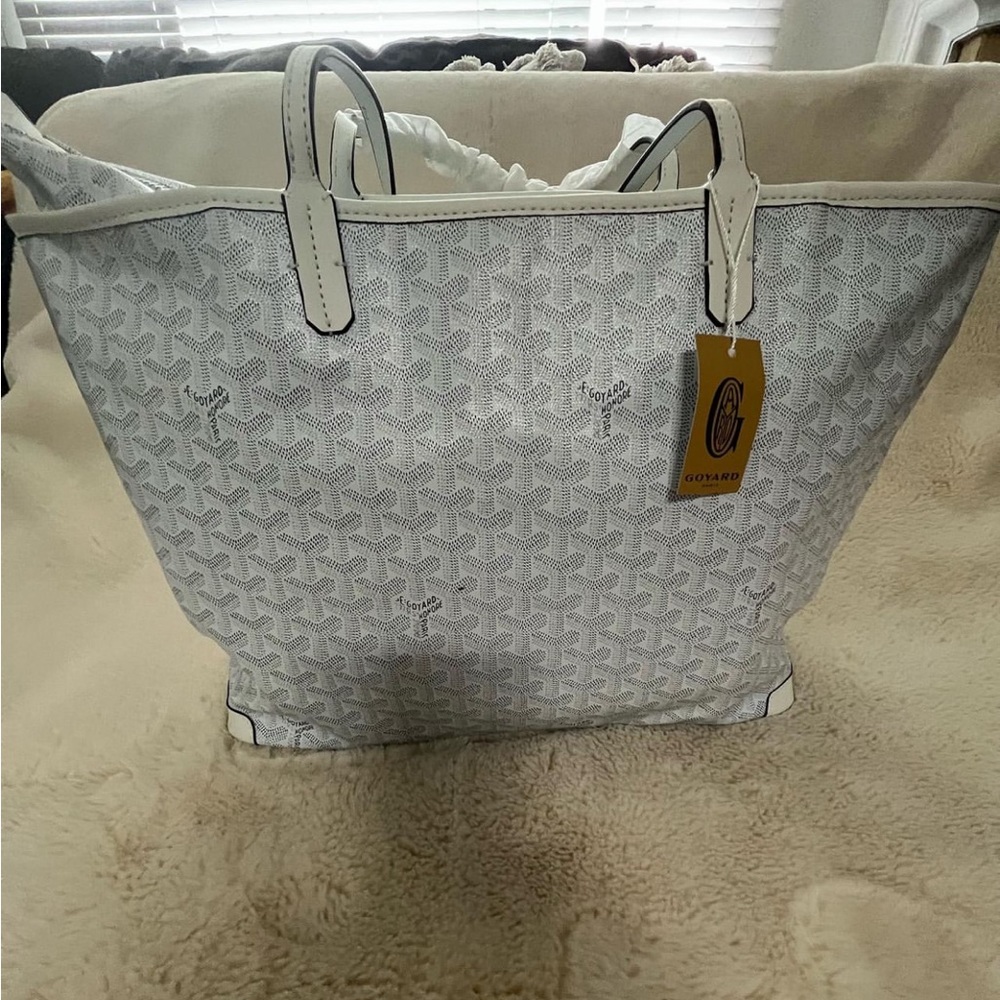 White goyard tote